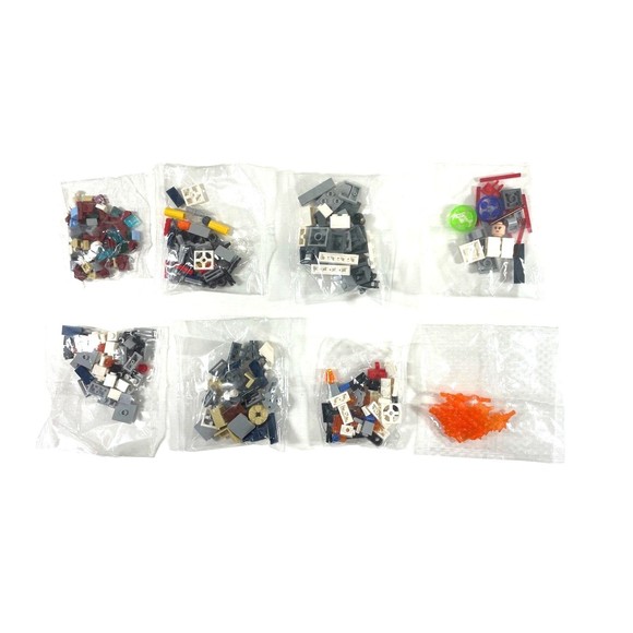 LEGO 8 Piece Assorted New Sealed Bag Lot Bricks & Pieces With 2 Heads NEW! - Picture 1 of 9
